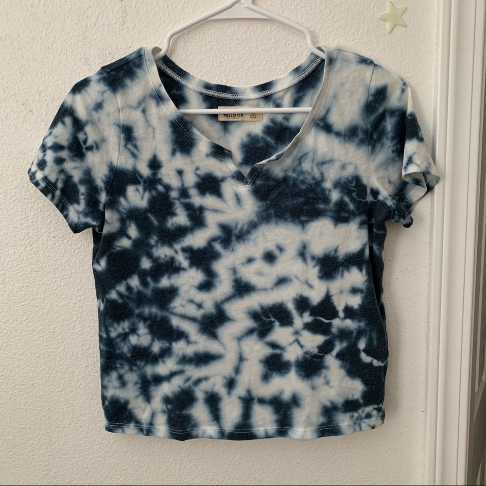 Hollister Tie Dye notch top